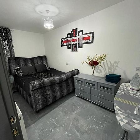 3 Bedroom Whalley Aparthotel Бернлі Екстер'єр фото